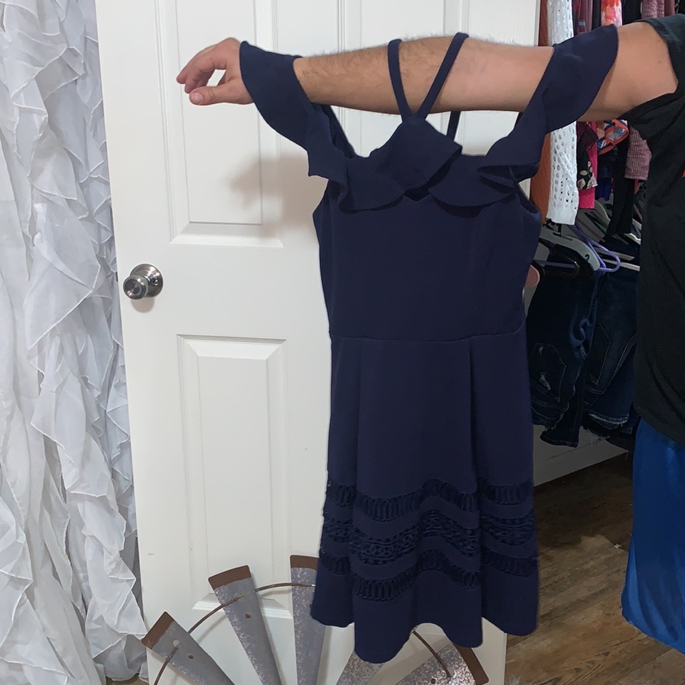 Francesca’s med dark navy dress